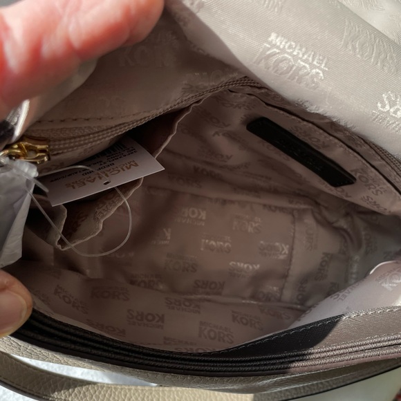 NWT MICHAEL MICHAEL KORS HANDBAG BEDFORD Dark Taupe/ Coffee - Picture 5 of 10